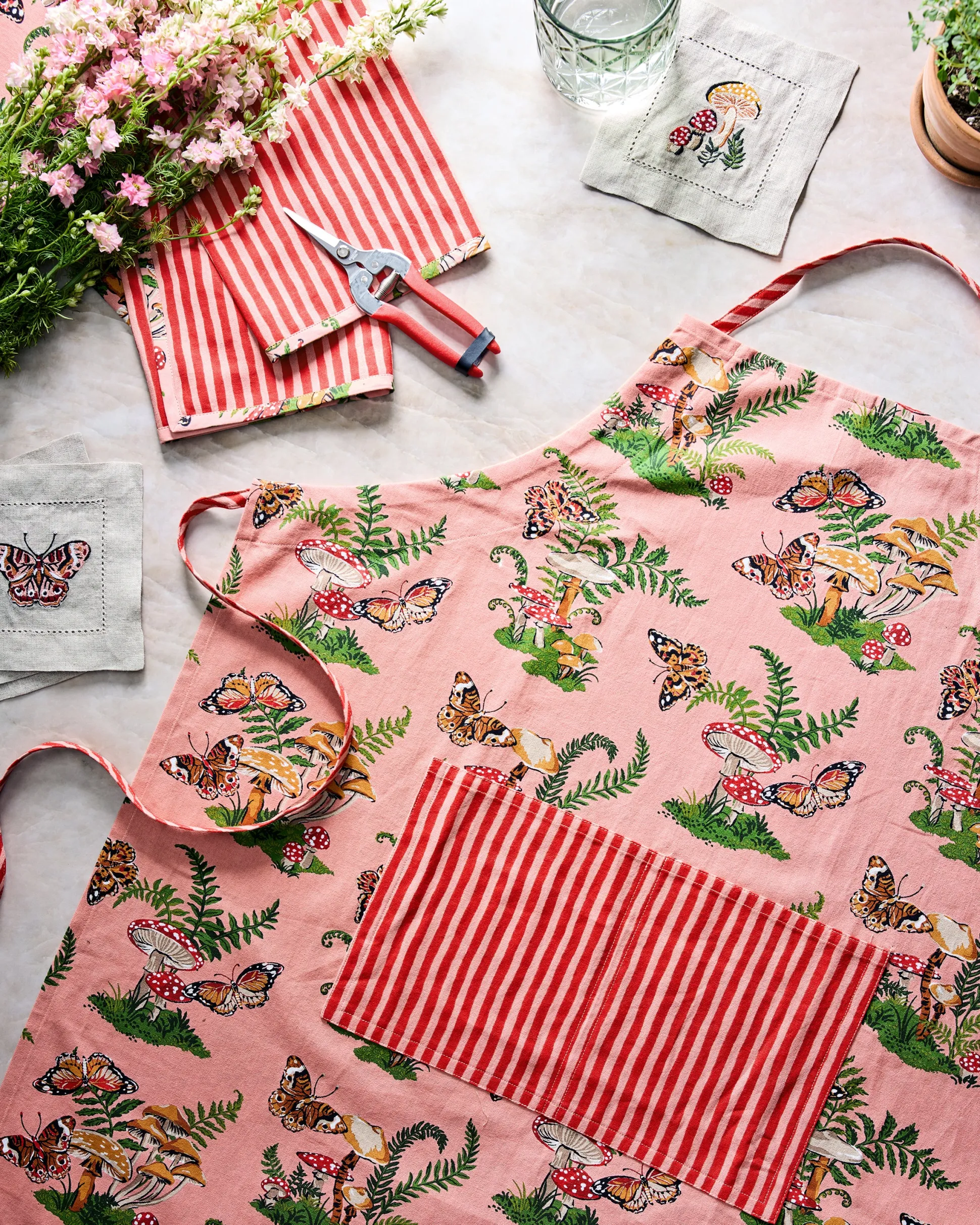Apron in Butterfly Forager