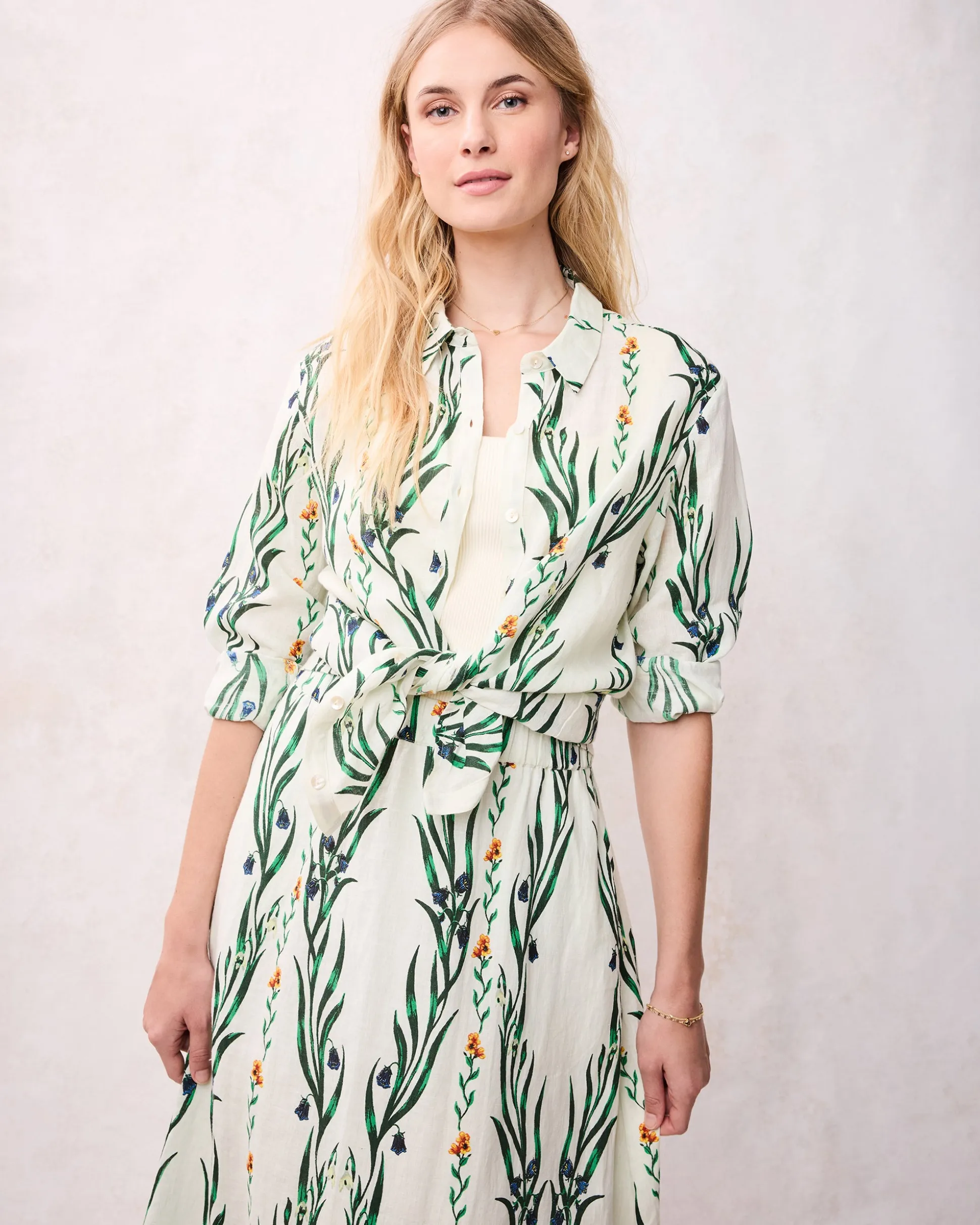 Aster Button Down in Wildflower Vines