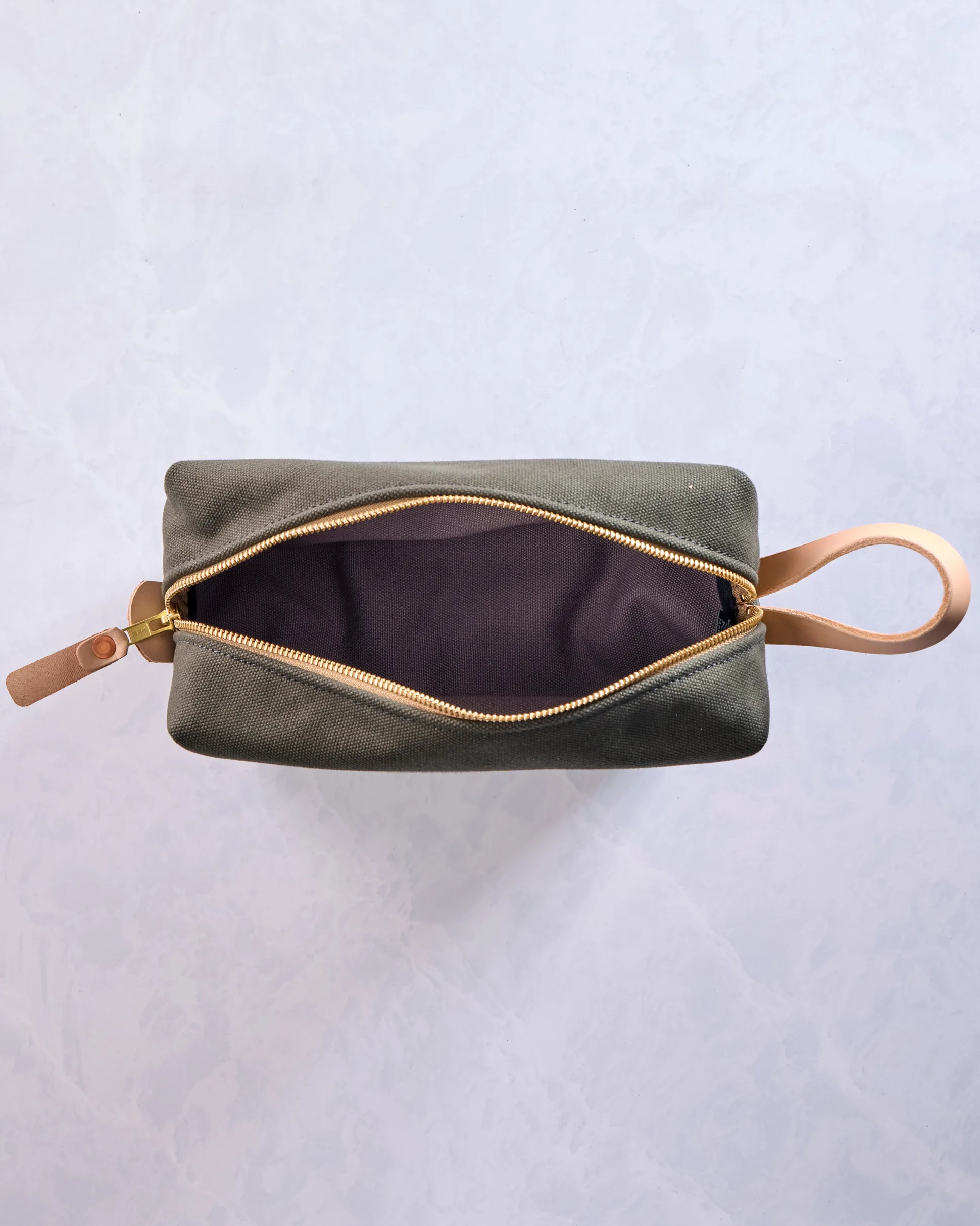 Canvas Travel Kit in Olive