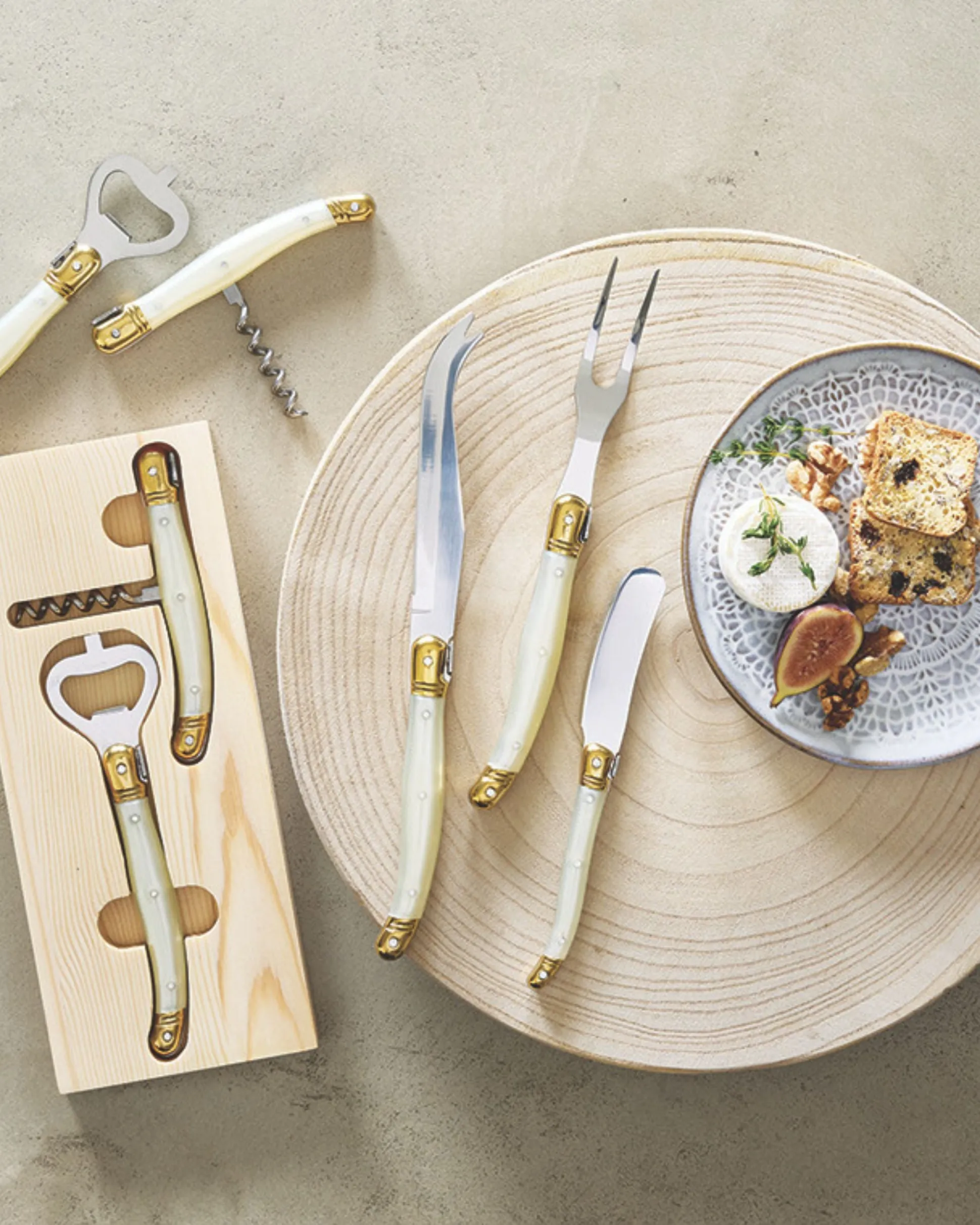 Cheese Knife Set Set of 3 in Pearl