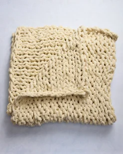 Chunky Knit Throw in Vanilla