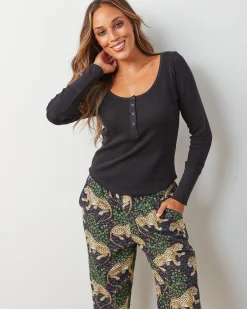 Cozy Henley in Cat Eye