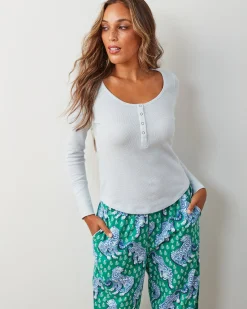 Cozy Henley in Fresh Air