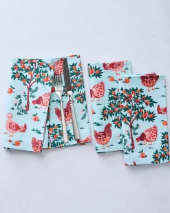 Dinner Napkins Set Of 4 in Hen House