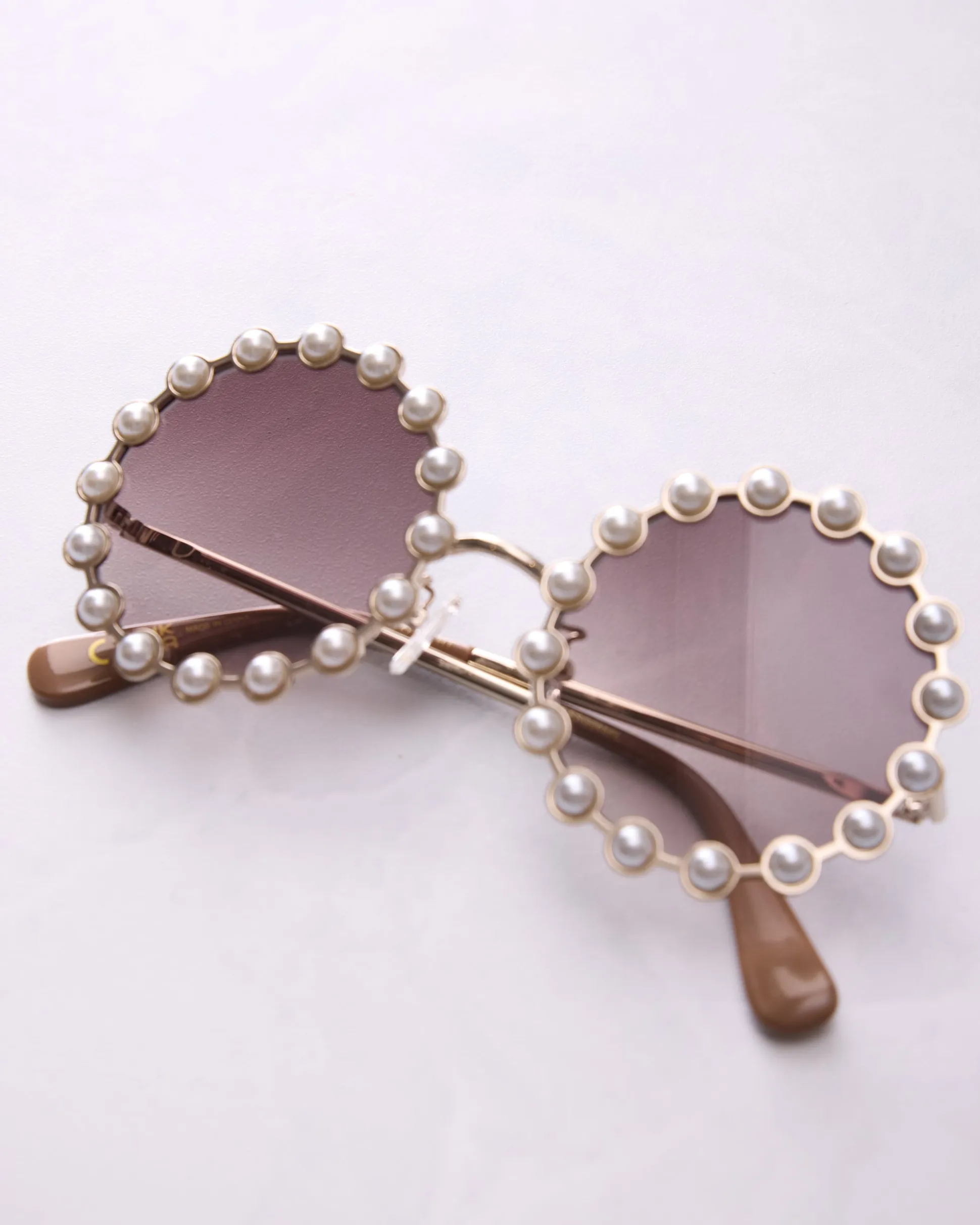 Elton Sunglasses in Pearl