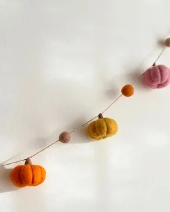 Felt Pumpkin Garland in Orange Combo