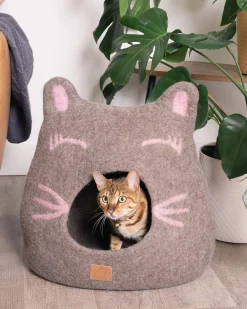 Girl Cat Wool Cat Bed in Taupe Combo