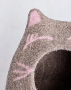 Girl Cat Wool Cat Bed in Taupe Combo