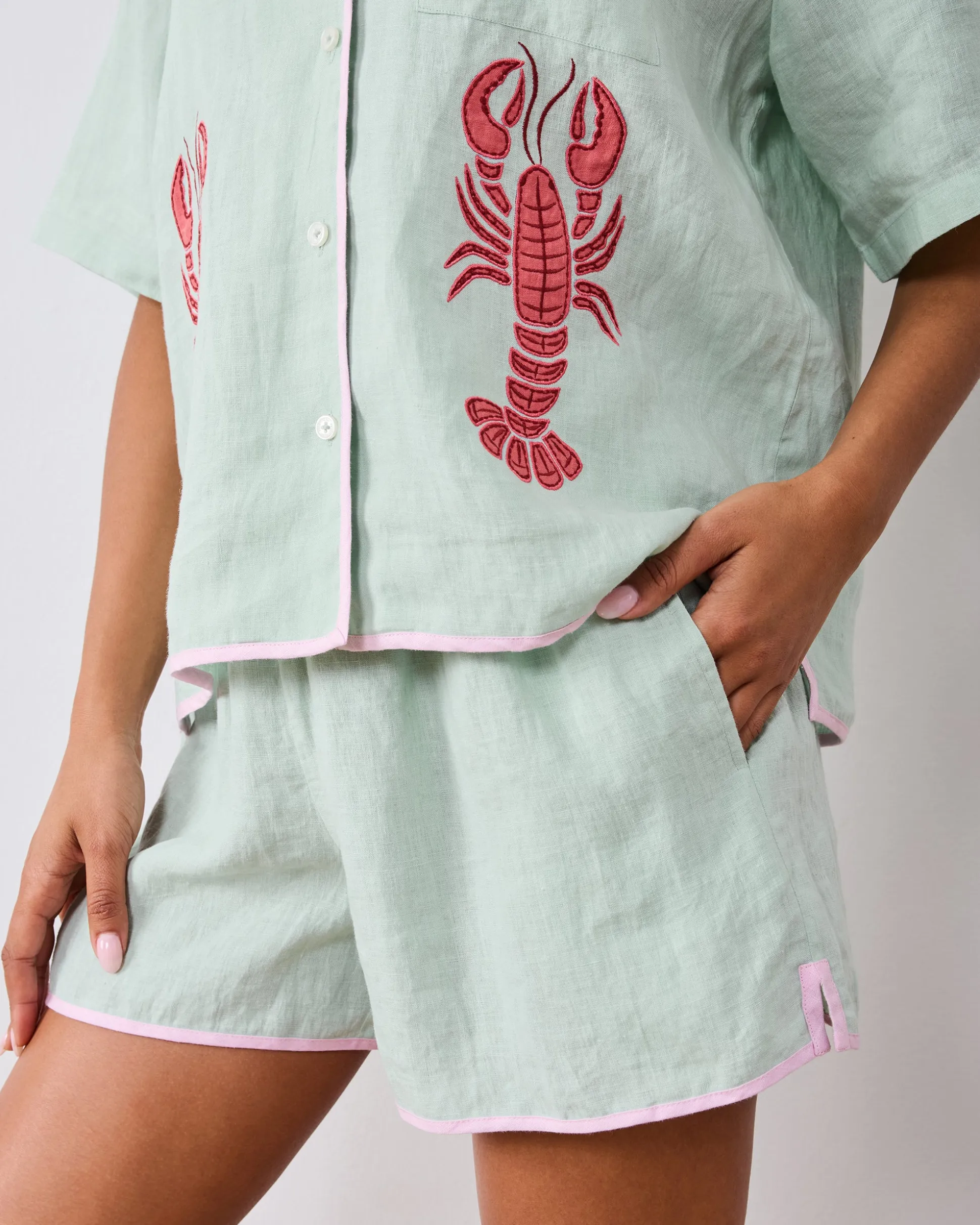 Linen Resort Set in Lobster Landing Applique
