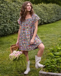 Pintuck Nightgown in Bee Tapestry
