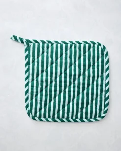 Pot Holder in Hen House
