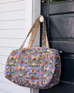 Quilted Duffle Bag in Bee Tapestry