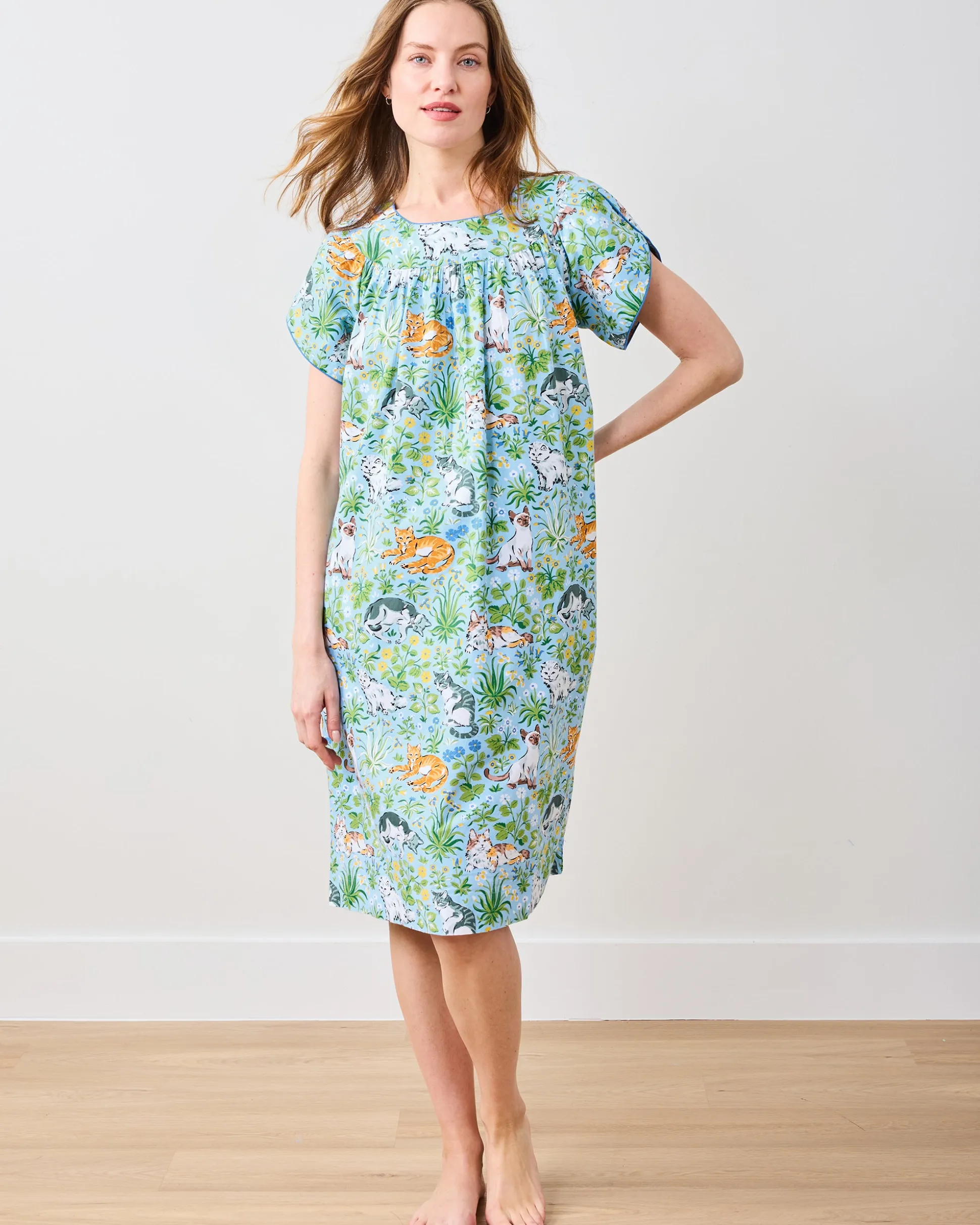 Retro Dreams Nightgown in Must Love Cats