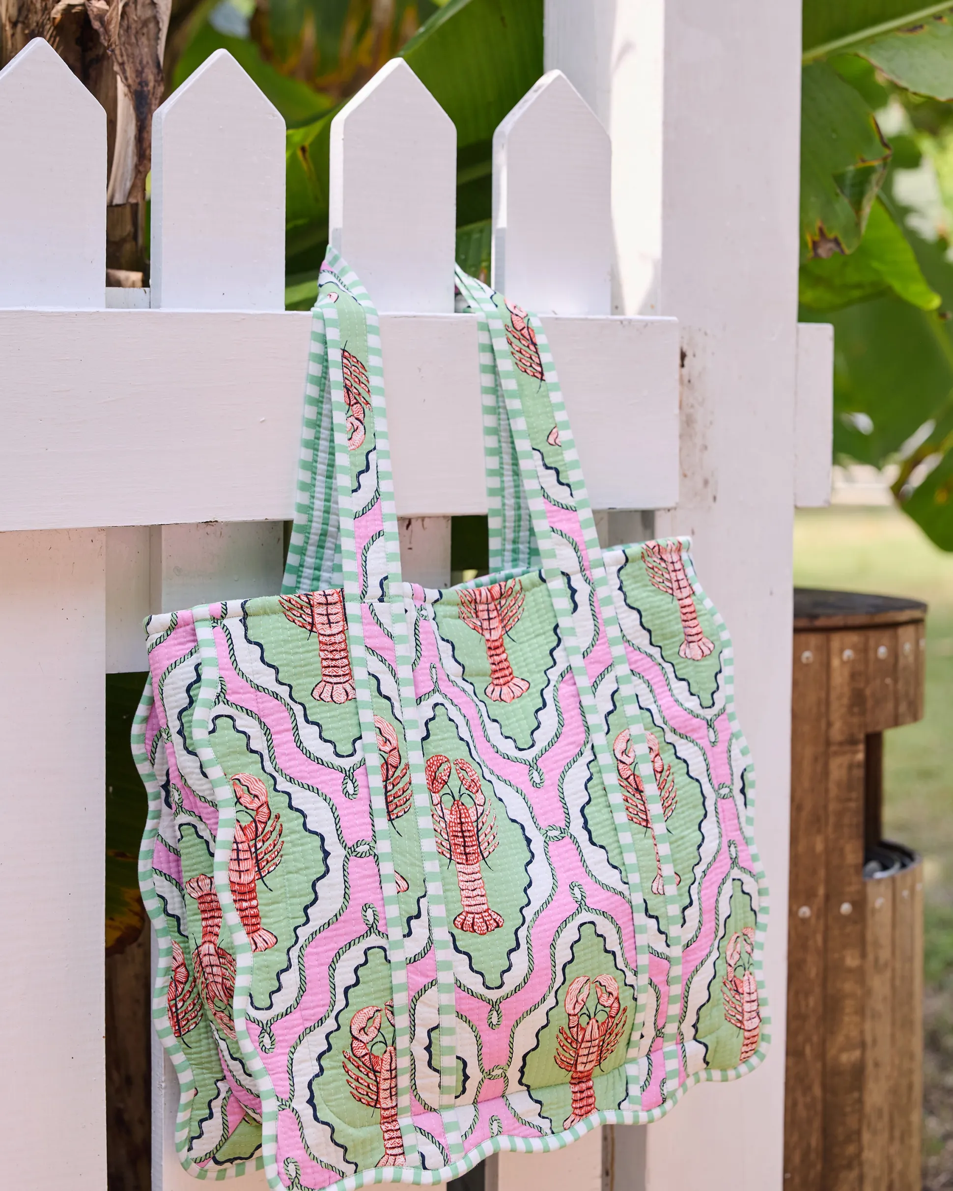 Scalloped Tote Bag in Lobster Lagoon