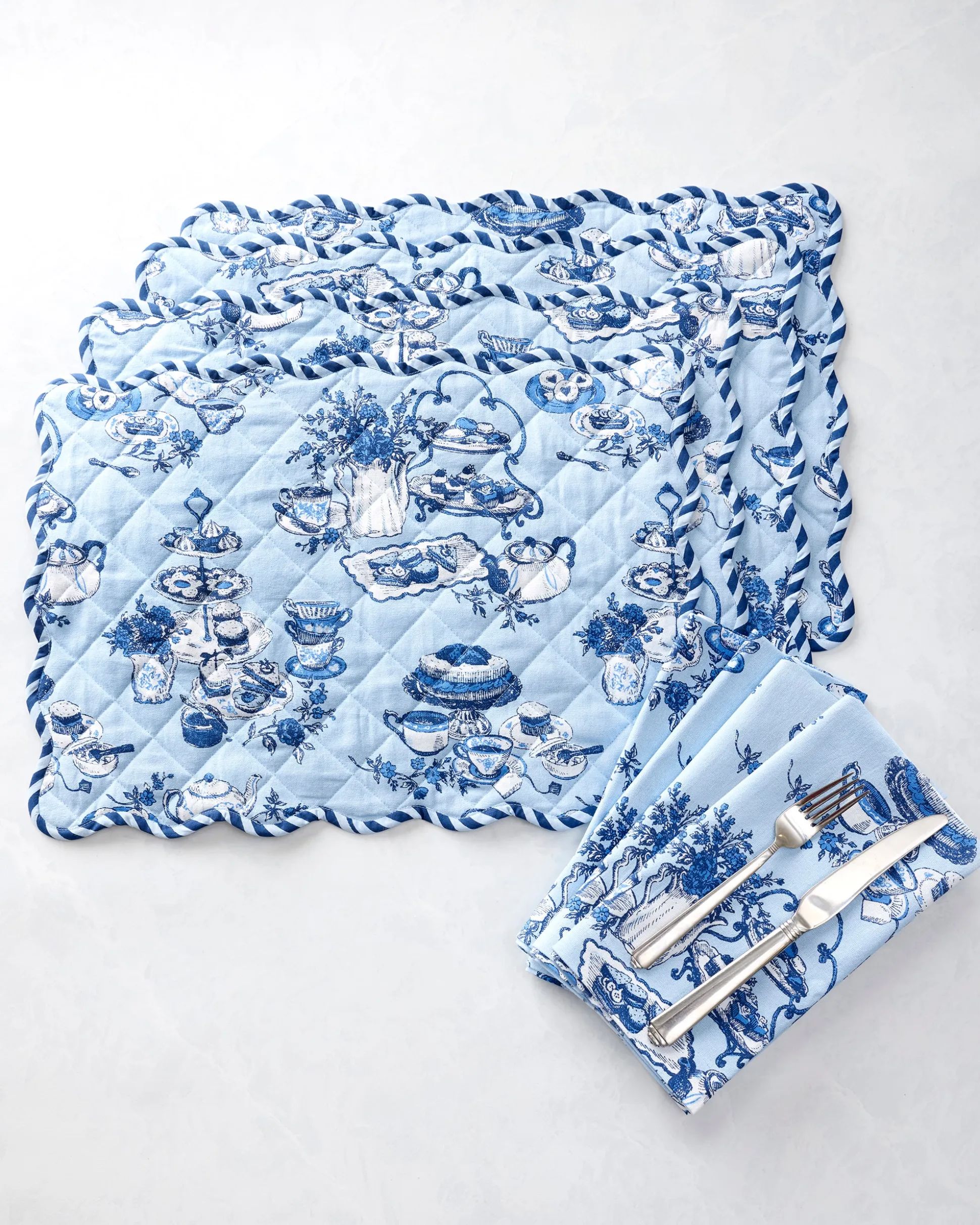 Set of 4 Placemats & Napkins Bundle in High Tea Toile