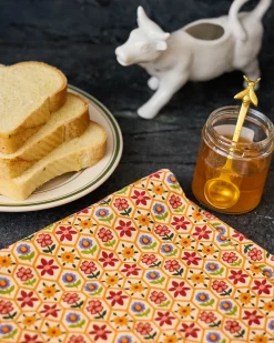 Set of 2 Tea Towels in Bee Tapestry