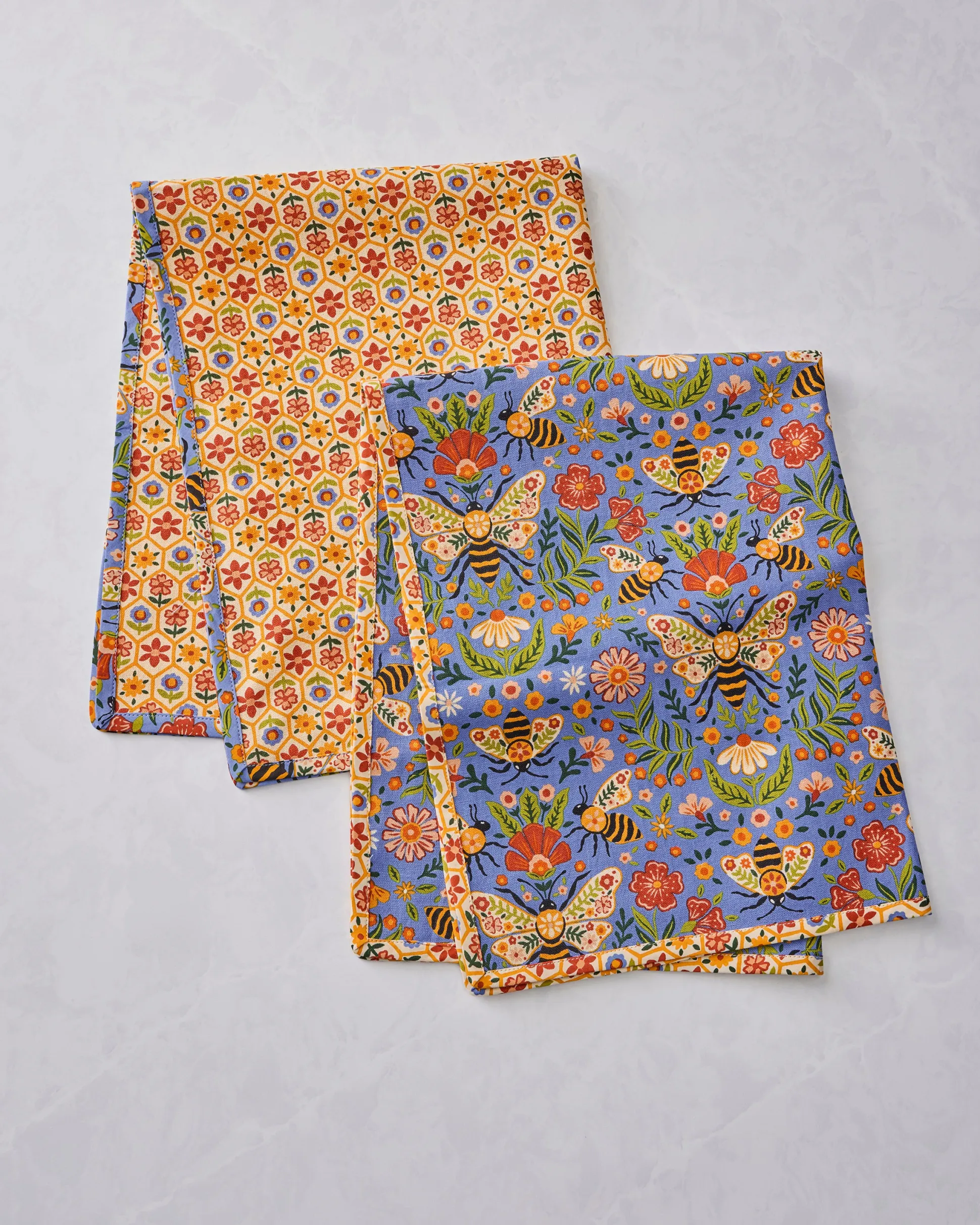Set of 2 Tea Towels in Bee Tapestry