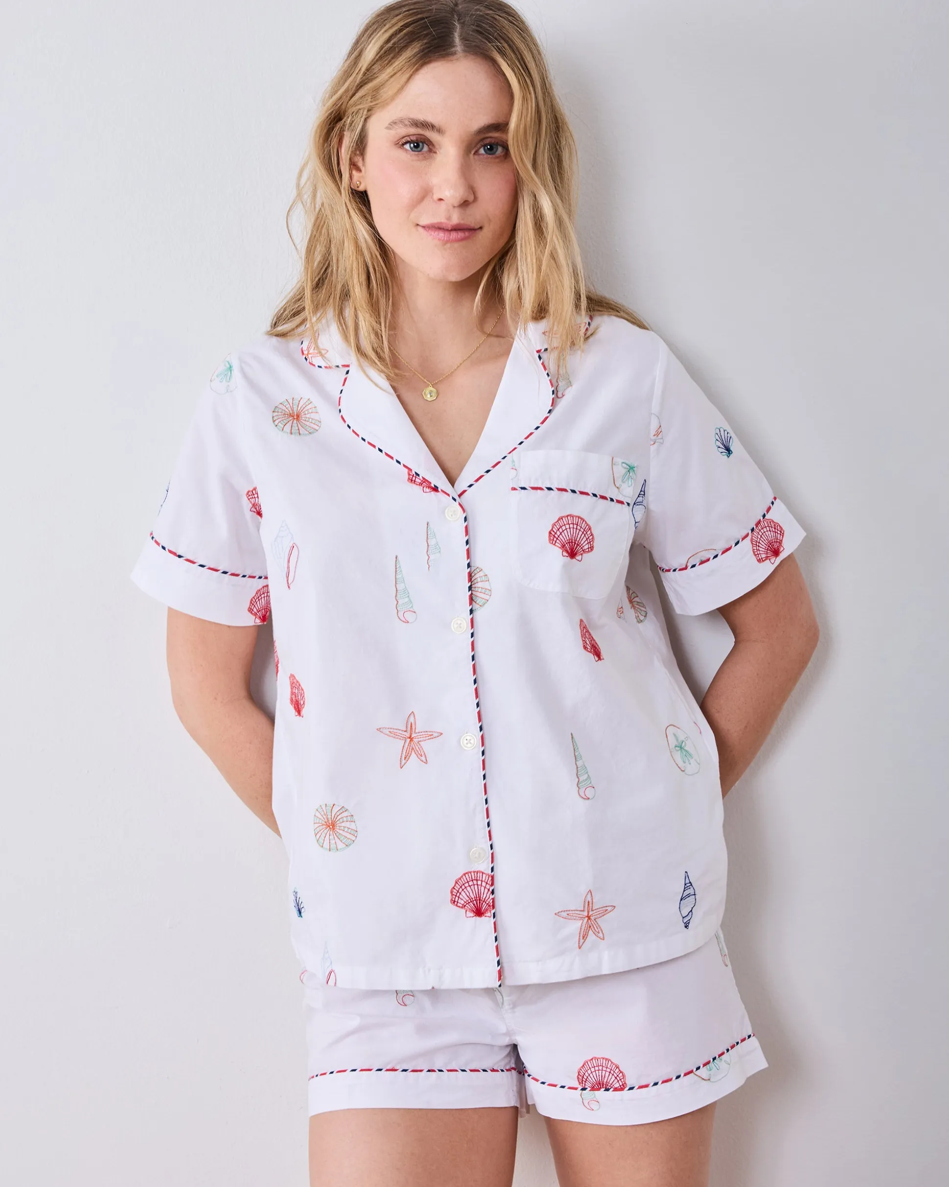 Short PJ Set in Embroidered Shells