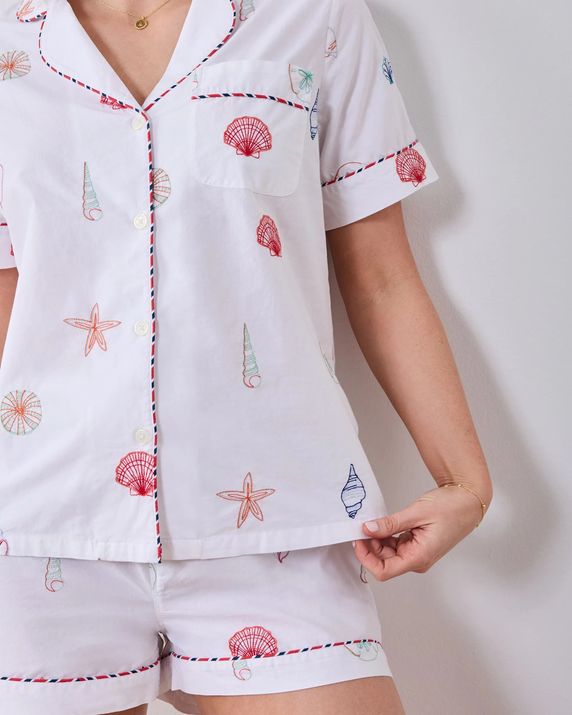 Short PJ Set in Embroidered Shells