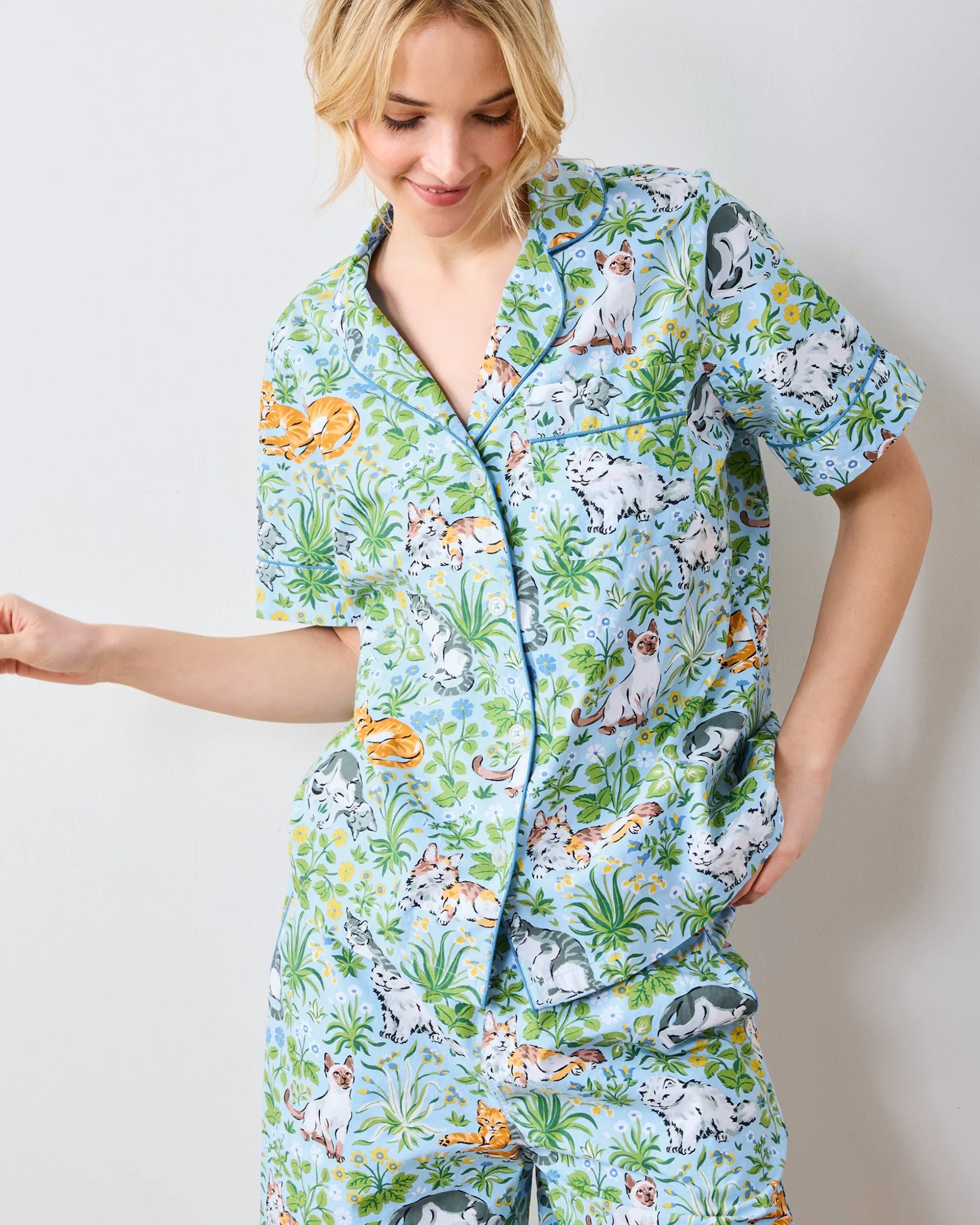 Short Sleeve Top & Cropped Pants Set in Must Love Cats