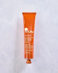 SPF30 Daily Moisturizing Face Sunscreen in Orange