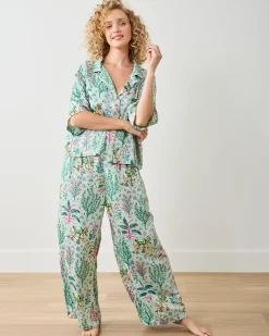 Tall Eco Satin Wildest Dreams Set in Camel's Courtyard