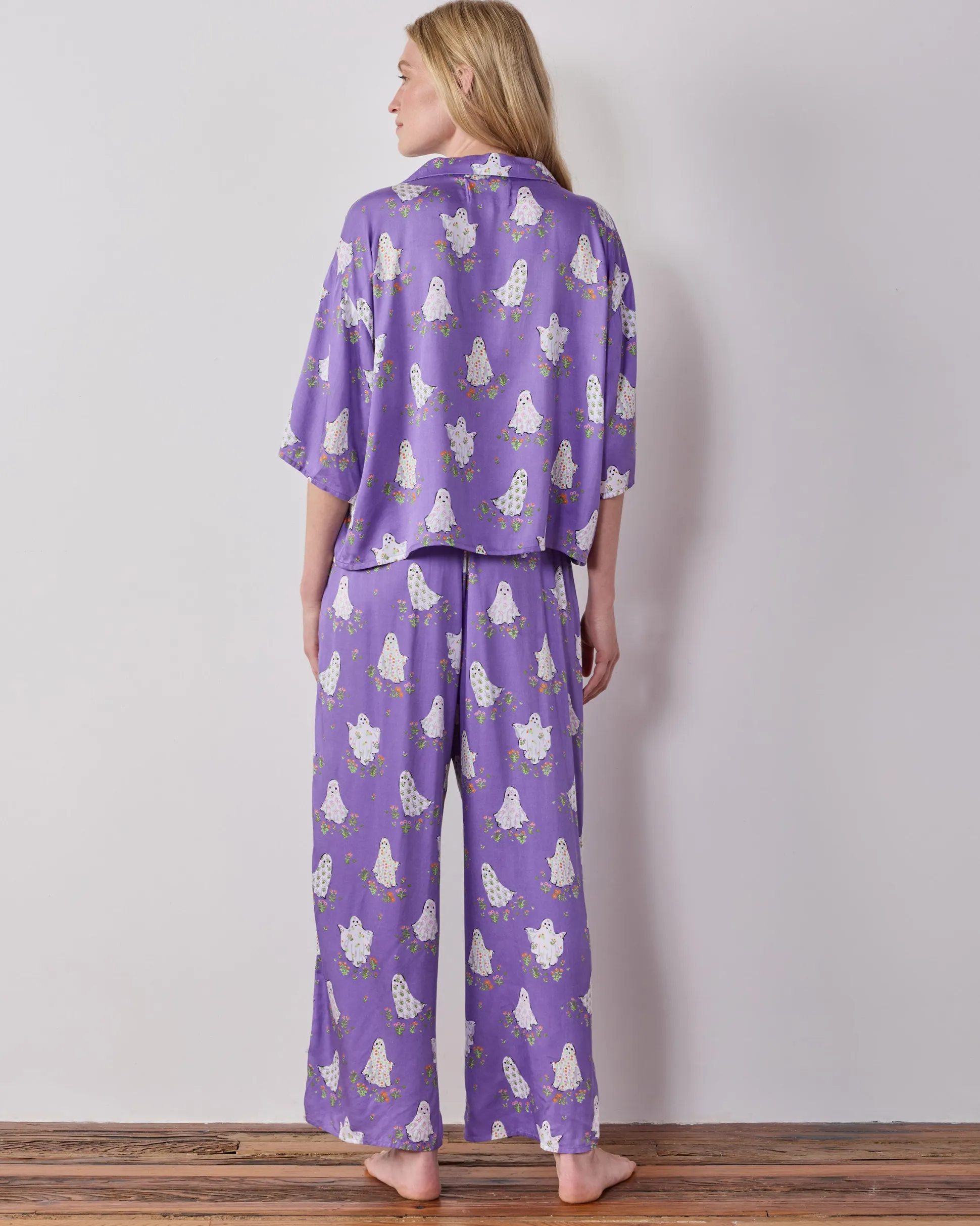 Tall Eco Satin Wildest Dreams Set in Gardening Ghosts