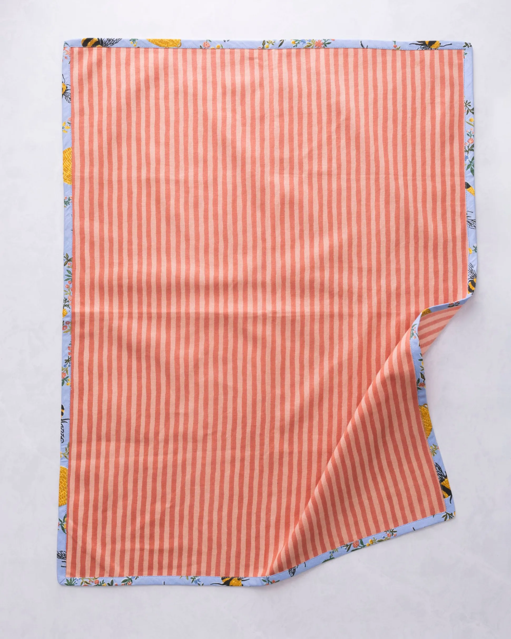 Tea Towels & Cocktail Napkins Bundle in Sweet Bee