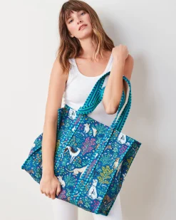 The Traveler Tote in Must Love Dogs