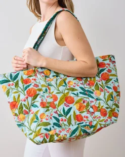Weekend Bag With Pouch in Butterfly Grove