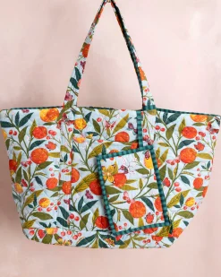Weekend Bag With Pouch in Butterfly Grove