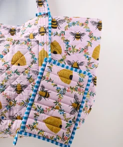 Weekender Bag in Sweet Bee
