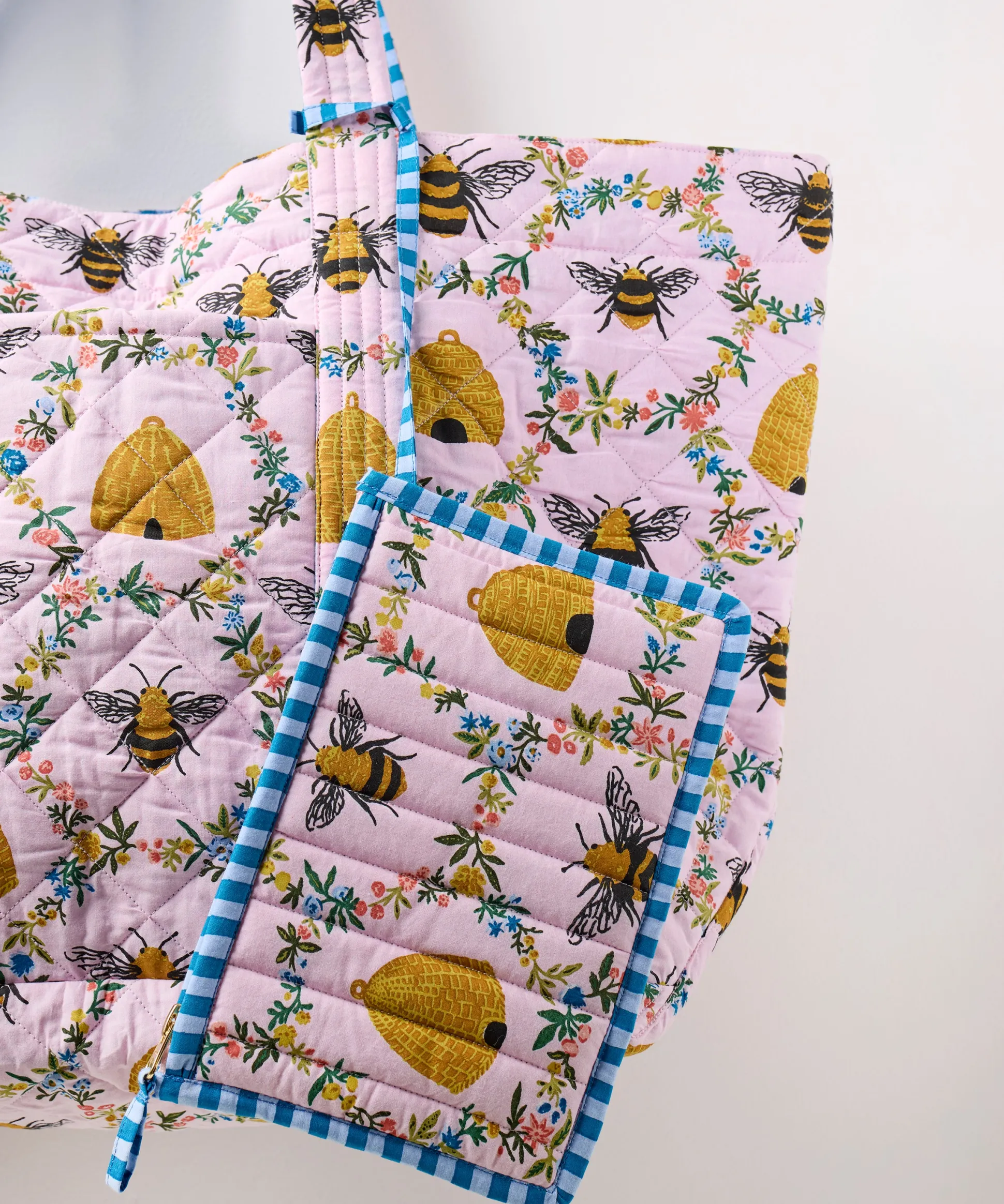Weekender Bag in Sweet Bee